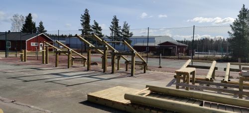 Ryggdragen r frdiga! Ramperna till roddmaskinerna ligger dock omonterade framfr nnu.
